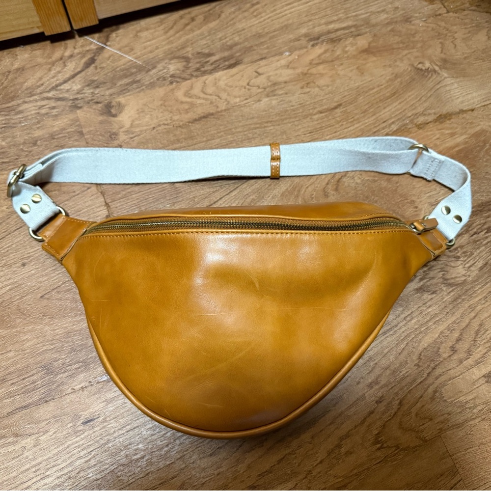 Andar Tatum Leather Bum Bag